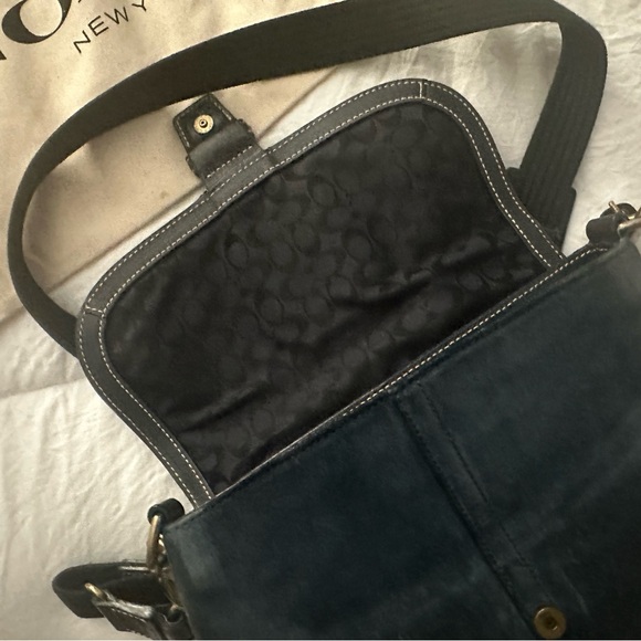 Coach Black Shoulder Bag - Picture 3 of 3